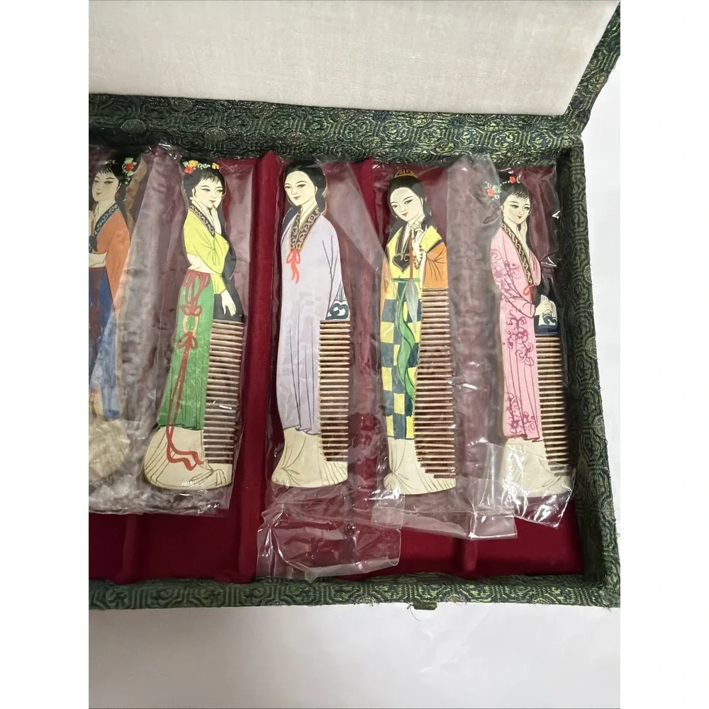12 Vintage Gong Shu Ming Bi Combs Chiness Princesses China Wooden Combs + Case